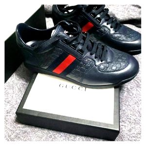 Gucci shoes/sneakers